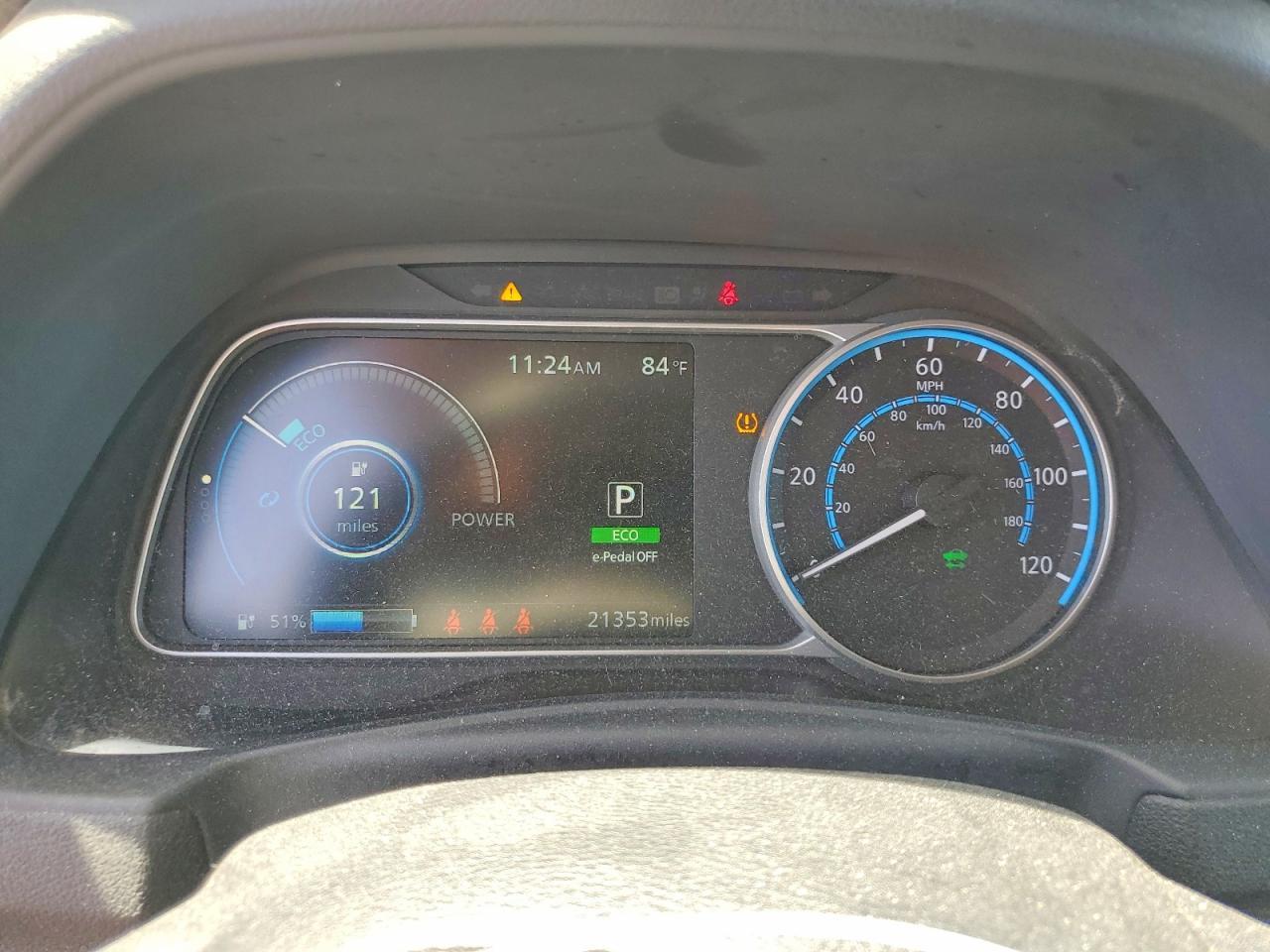 2023 NISSAN LEAF