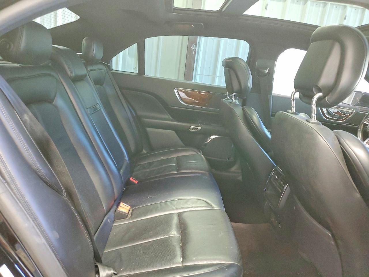 2017 LINCOLN Continental