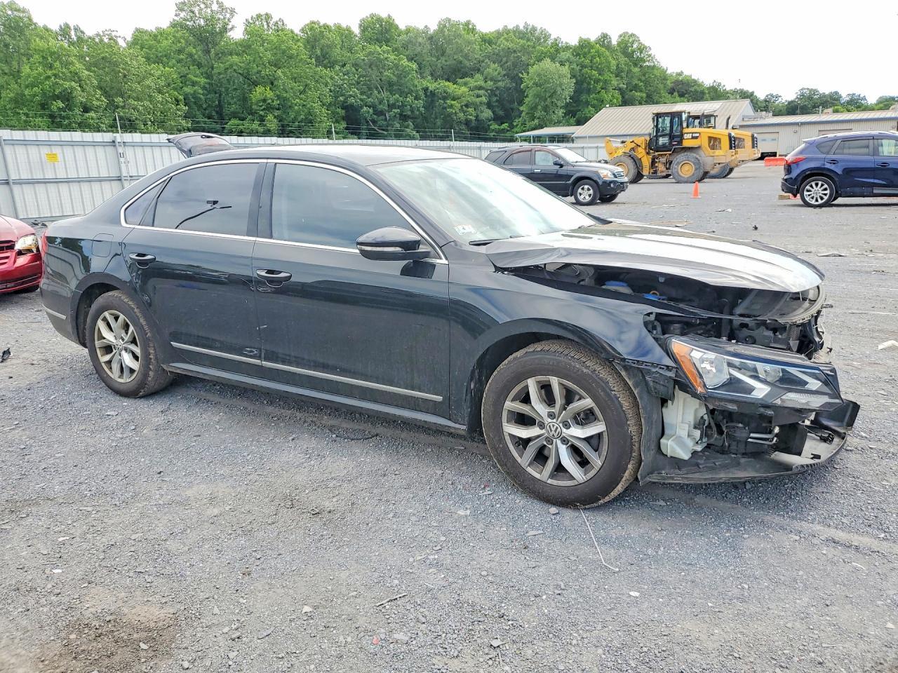 2016 VOLKSWAGEN Passat