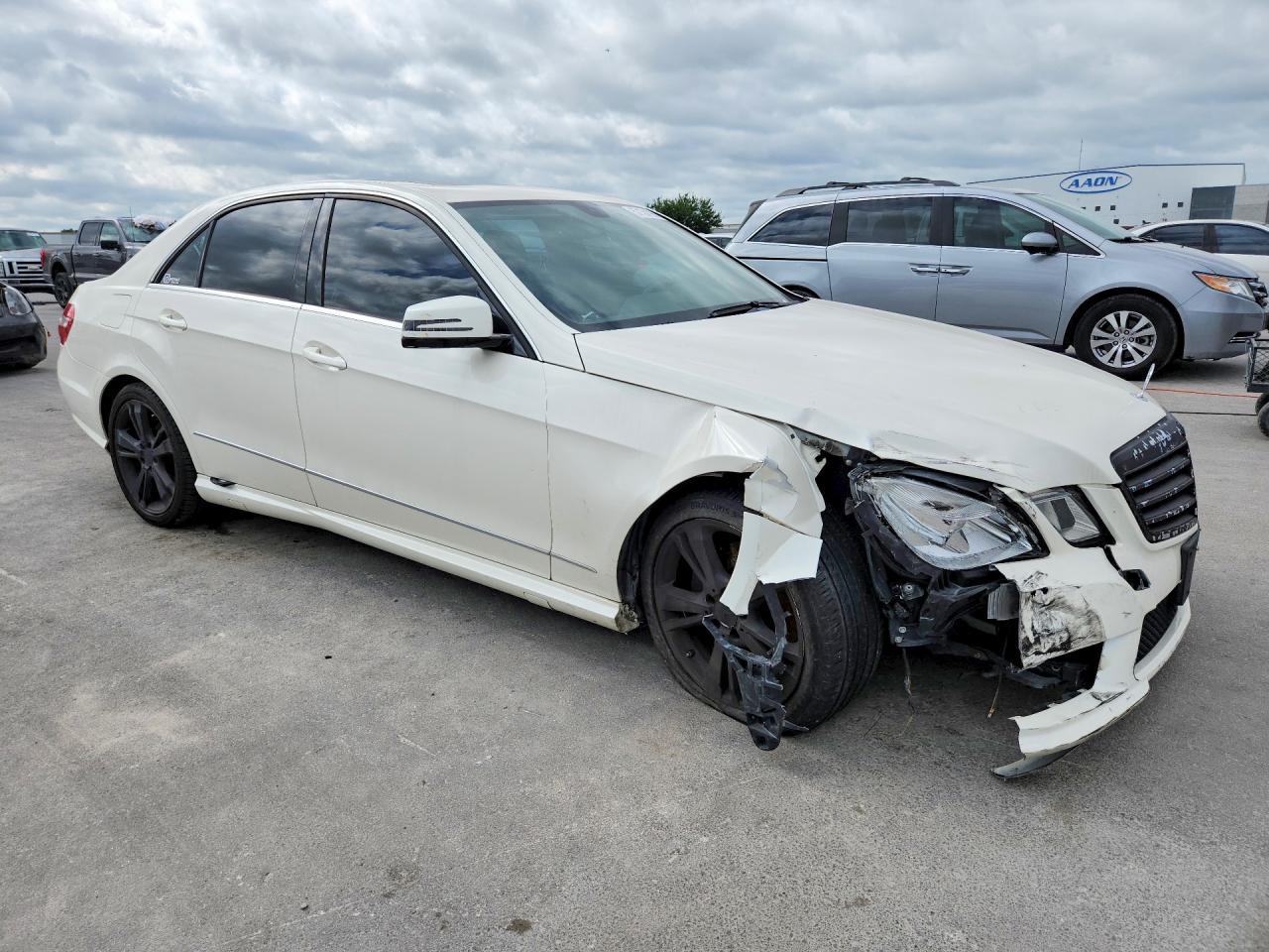 2013 MERCEDES-BENZ E-Class