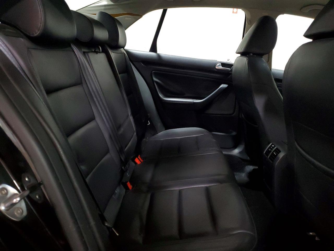 2010 VOLKSWAGEN JETTA