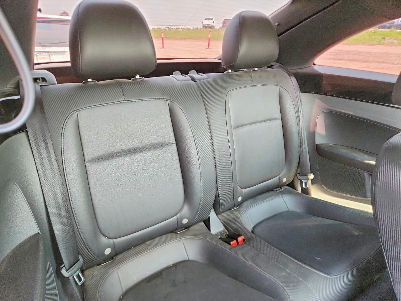 2012 VOLKSWAGEN Beetle