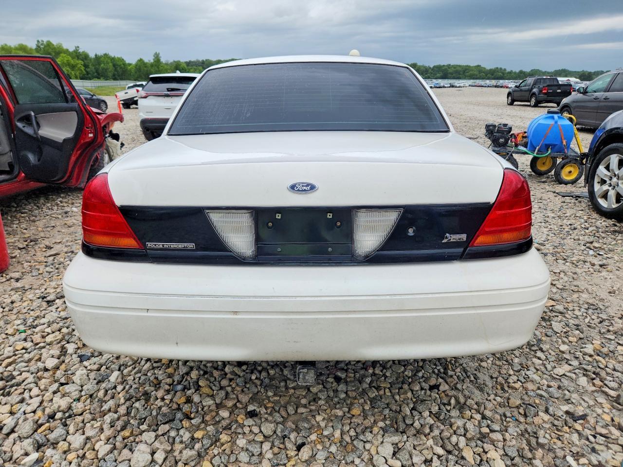 2011 FORD Crown Victoria