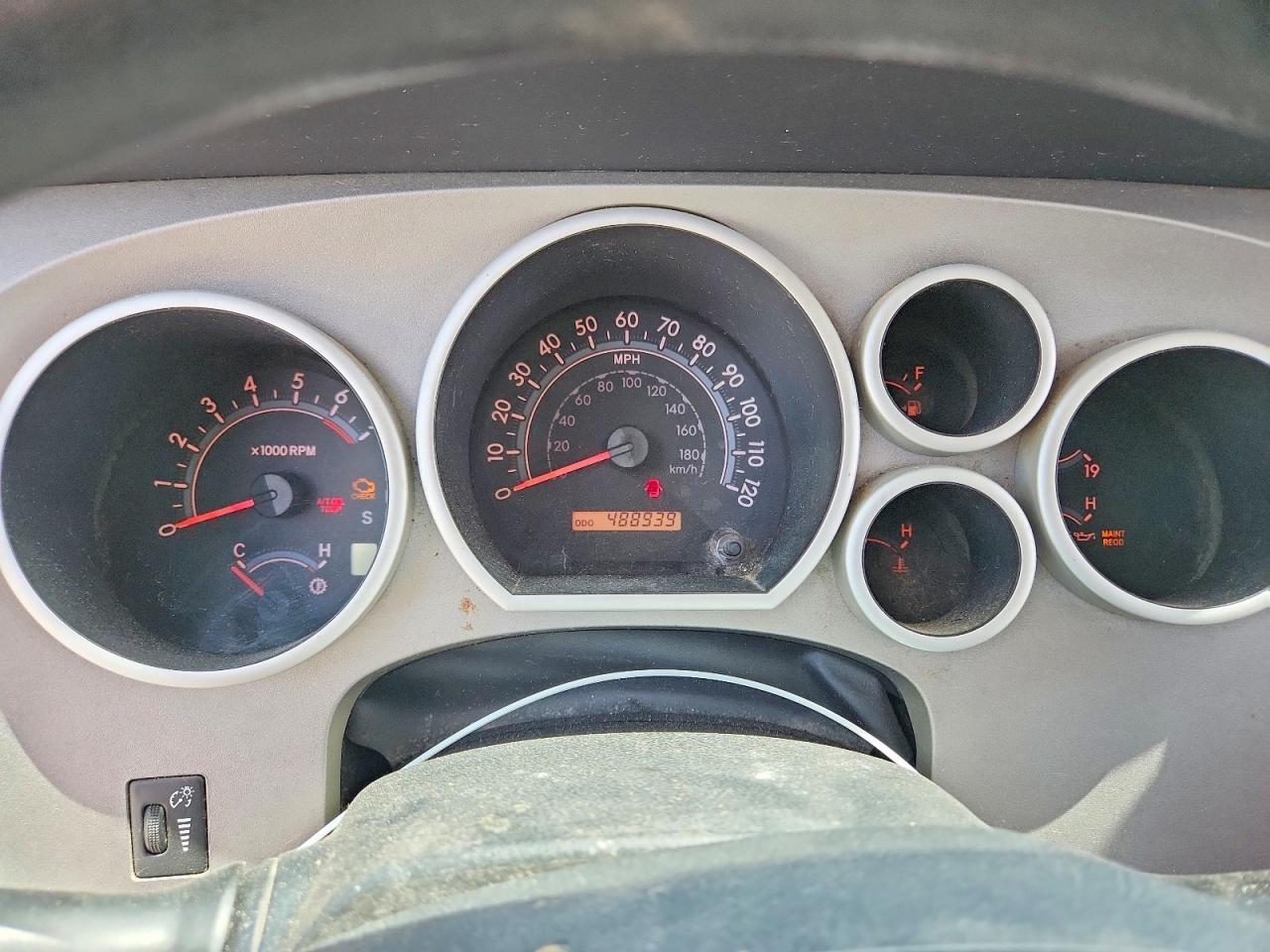 2011 TOYOTA TUNDRA