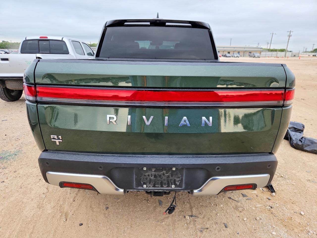 2023 RIVIAN R1t