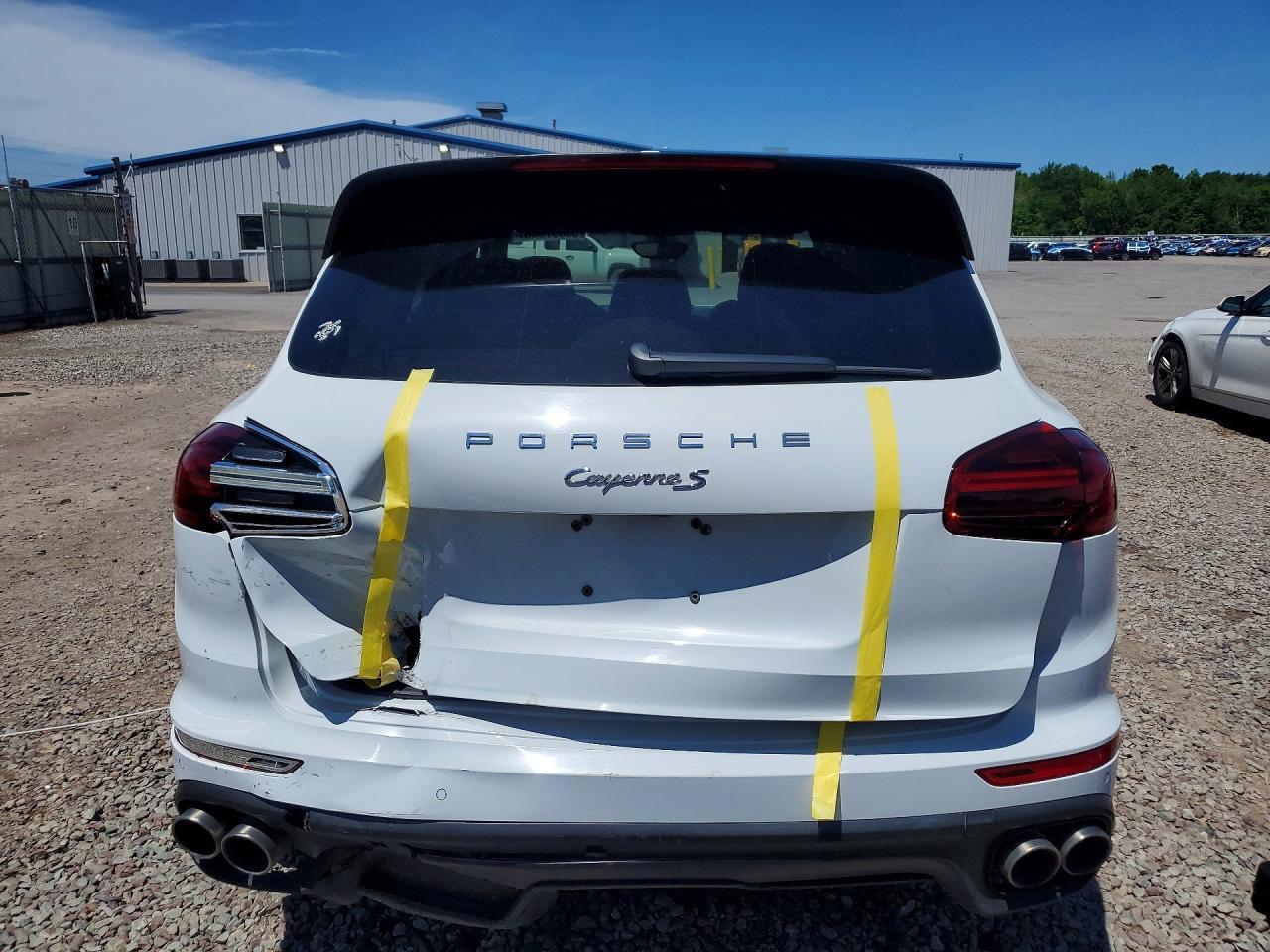 2016 PORSCHE CAYENNE