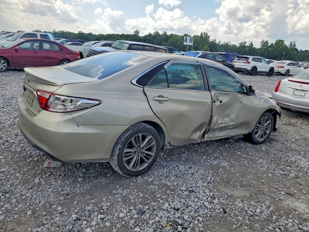 2016 TOYOTA CAMRY