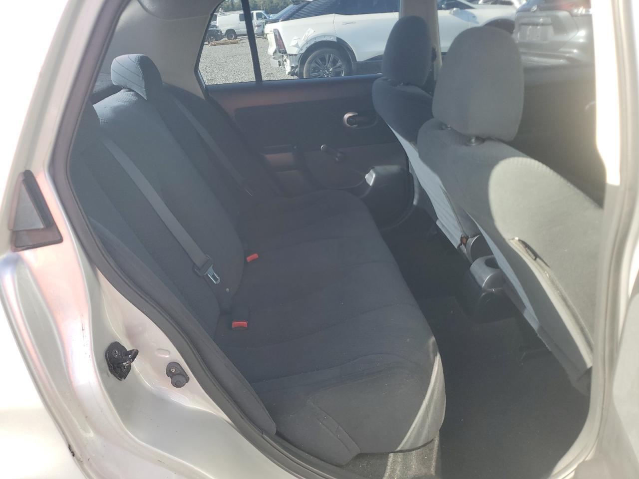 2010 NISSAN VERSA