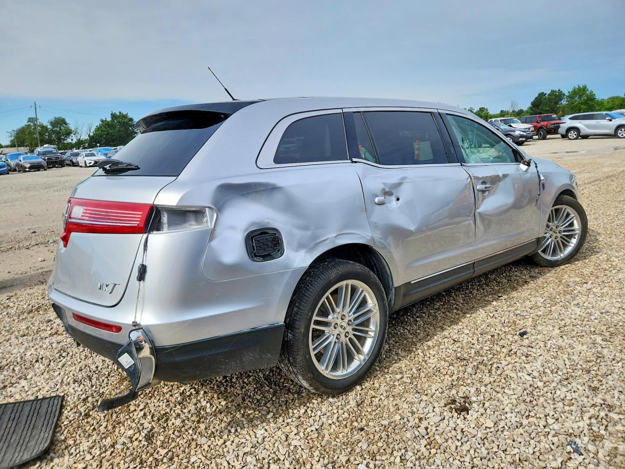 2018 LINCOLN MKT