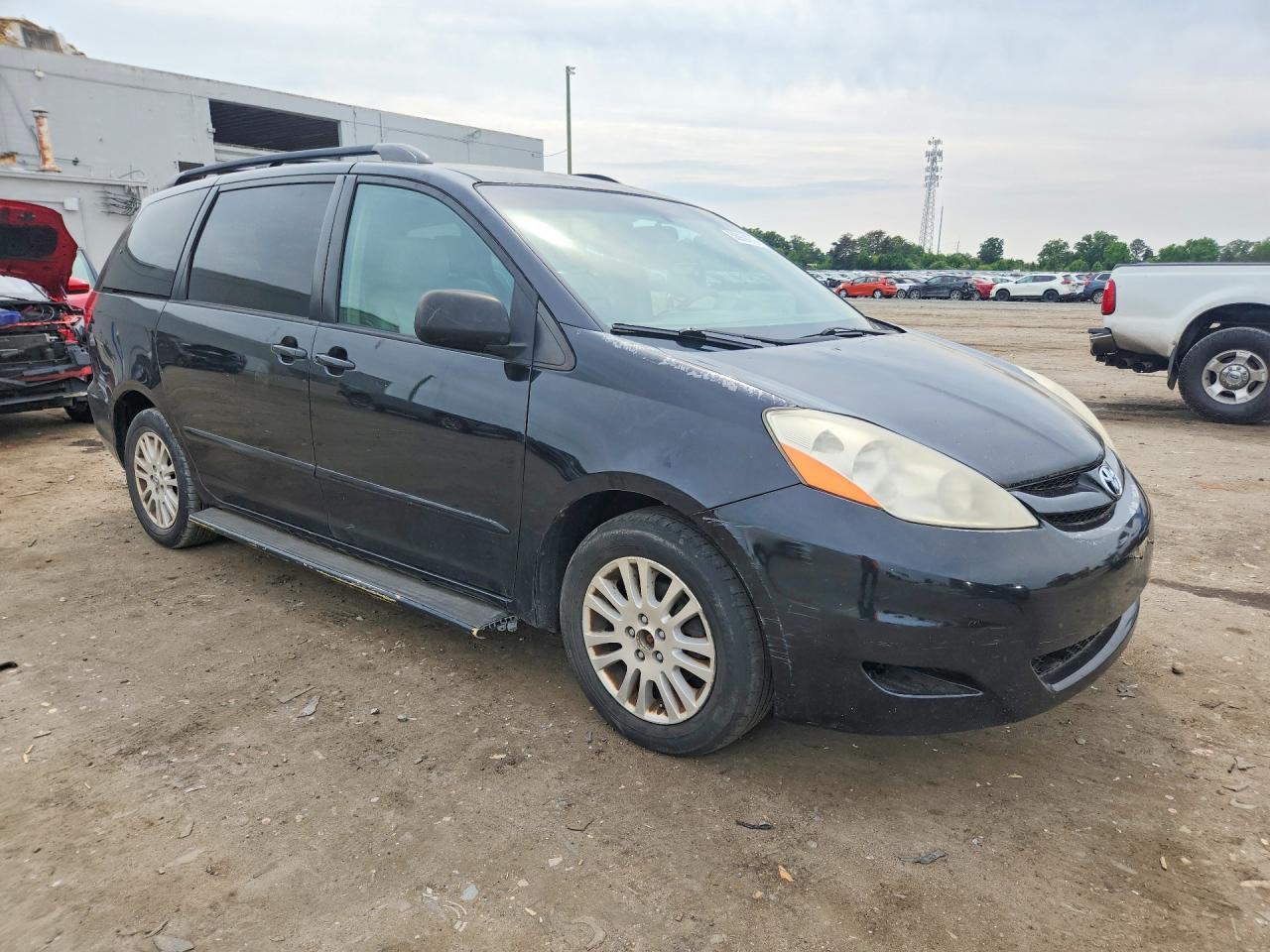 2008 TOYOTA SIENNA