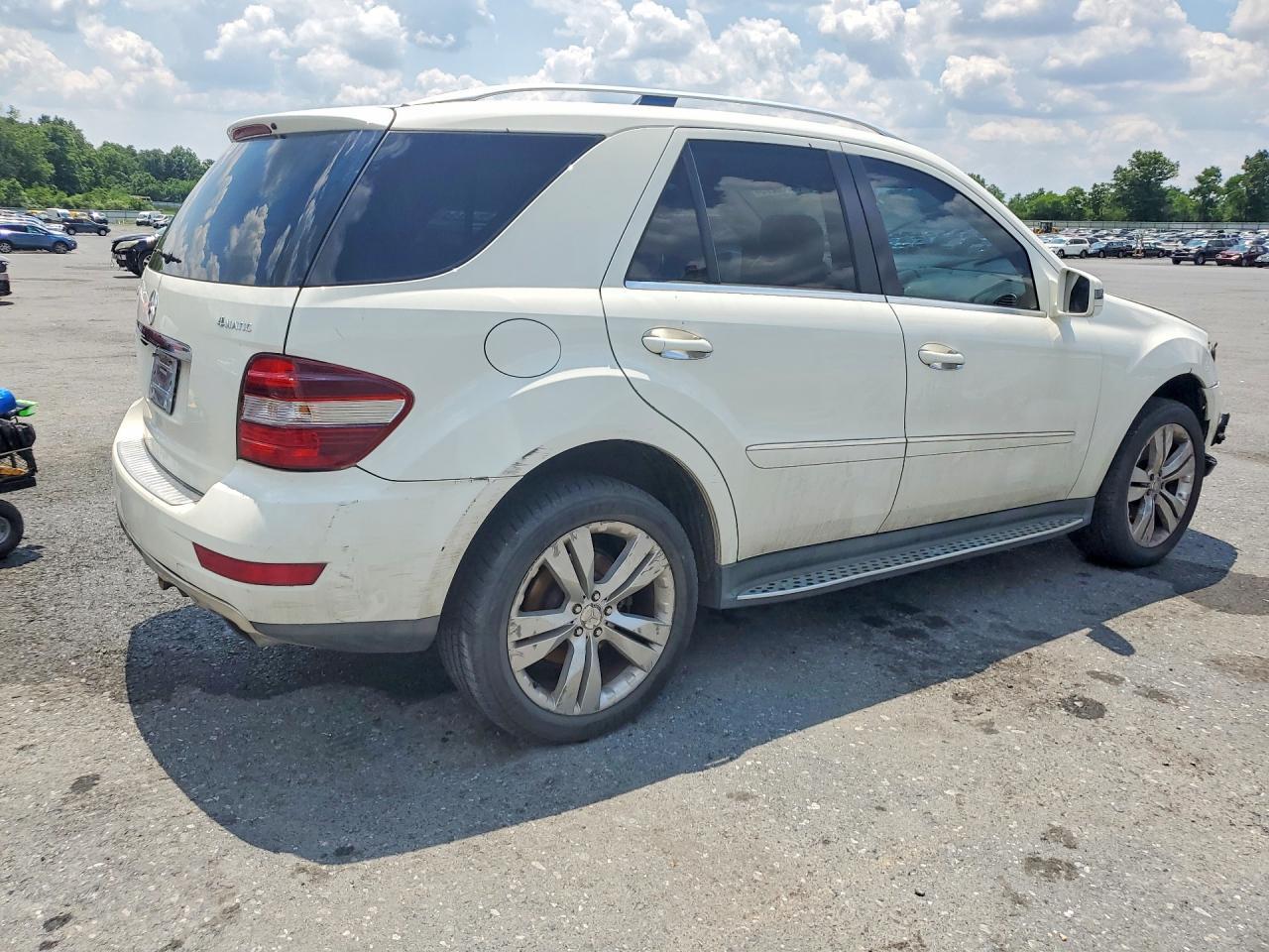 2011 MERCEDES-BENZ ML-Class