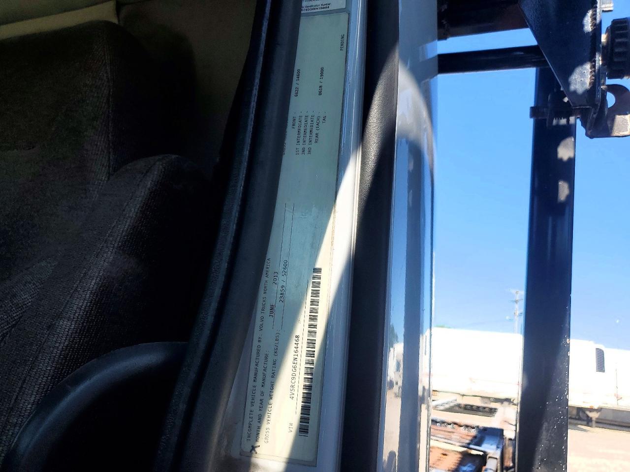 2014 VOLVO VAH