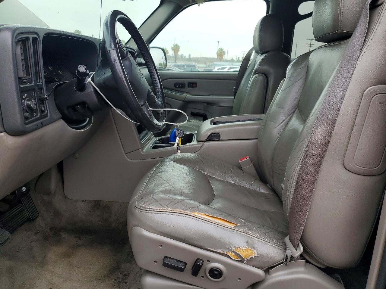 2004 CHEVROLET Tahoe
