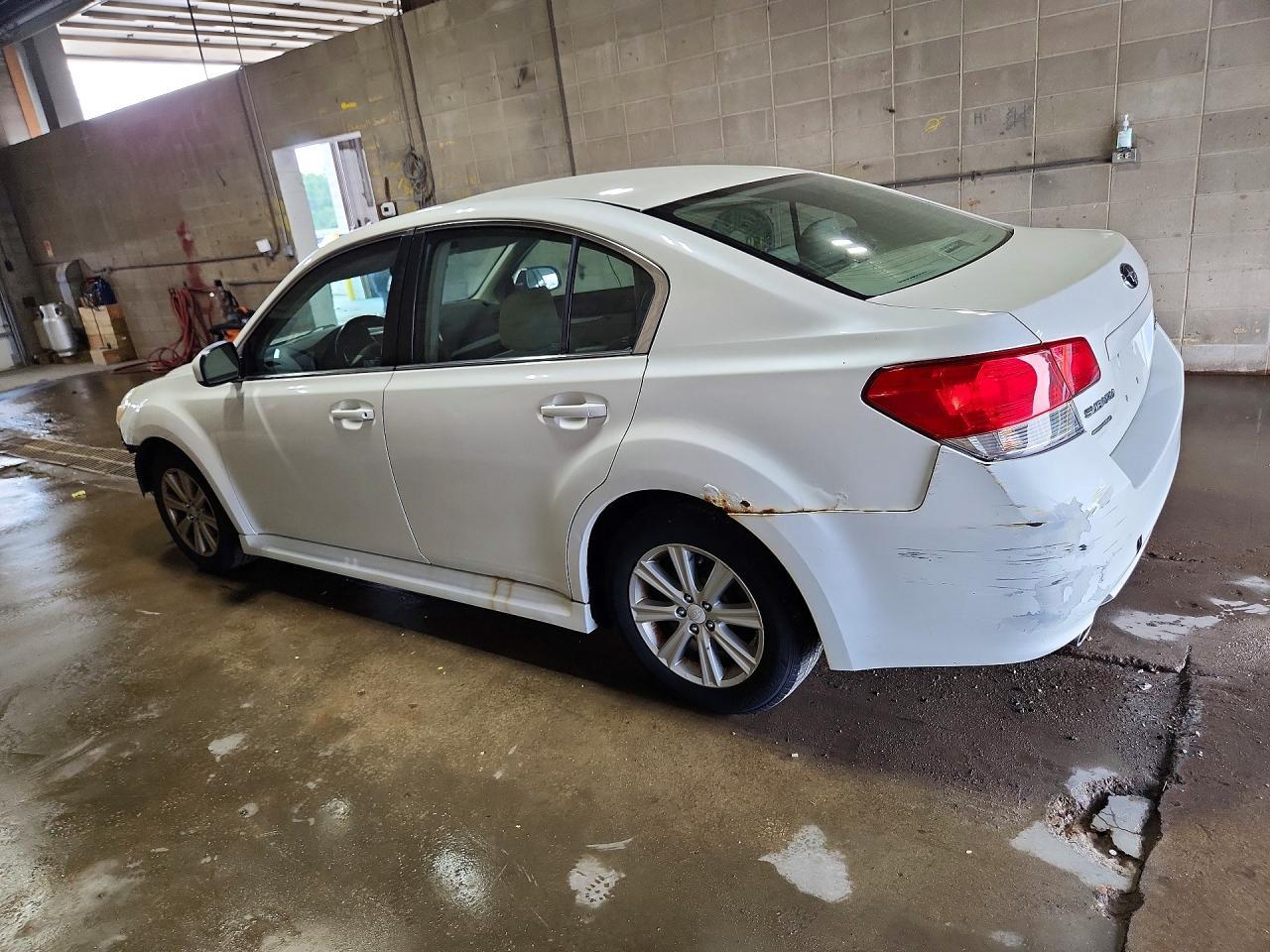 2010 SUBARU Legacy