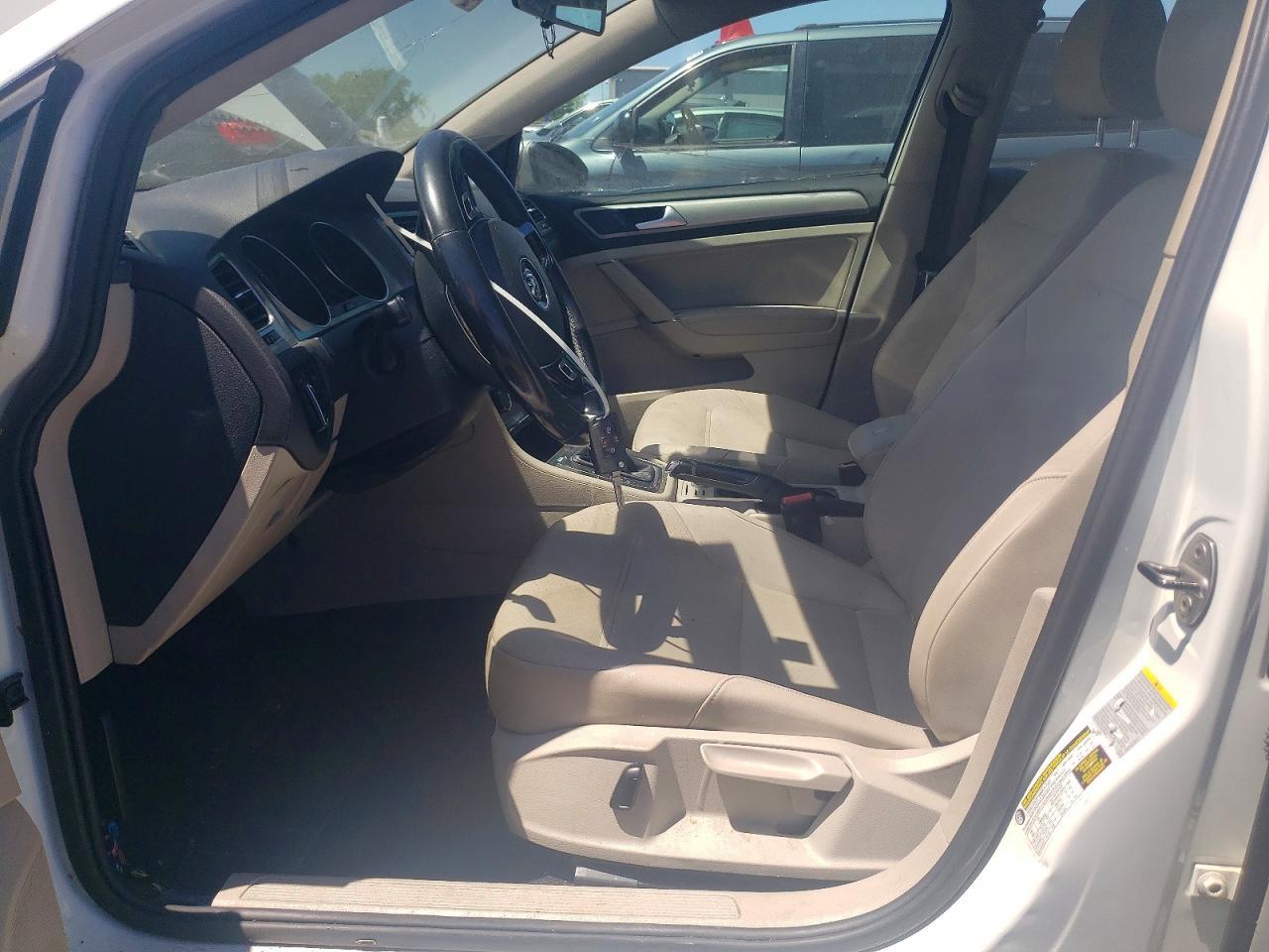 2015 VOLKSWAGEN GOLF