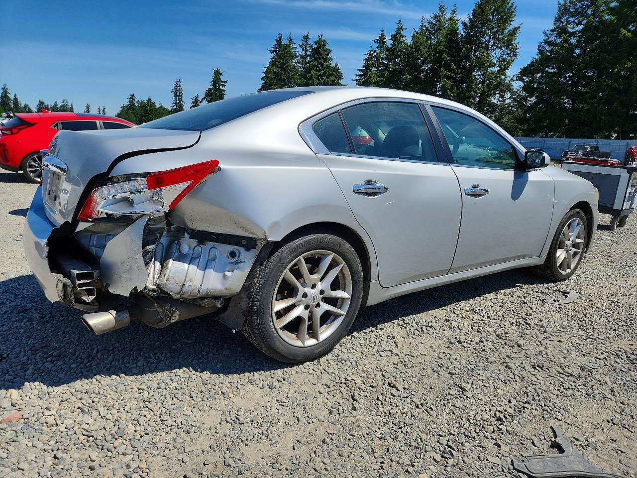2011 NISSAN Maxima