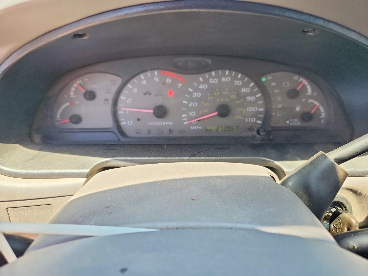 2003 TOYOTA Sequoia