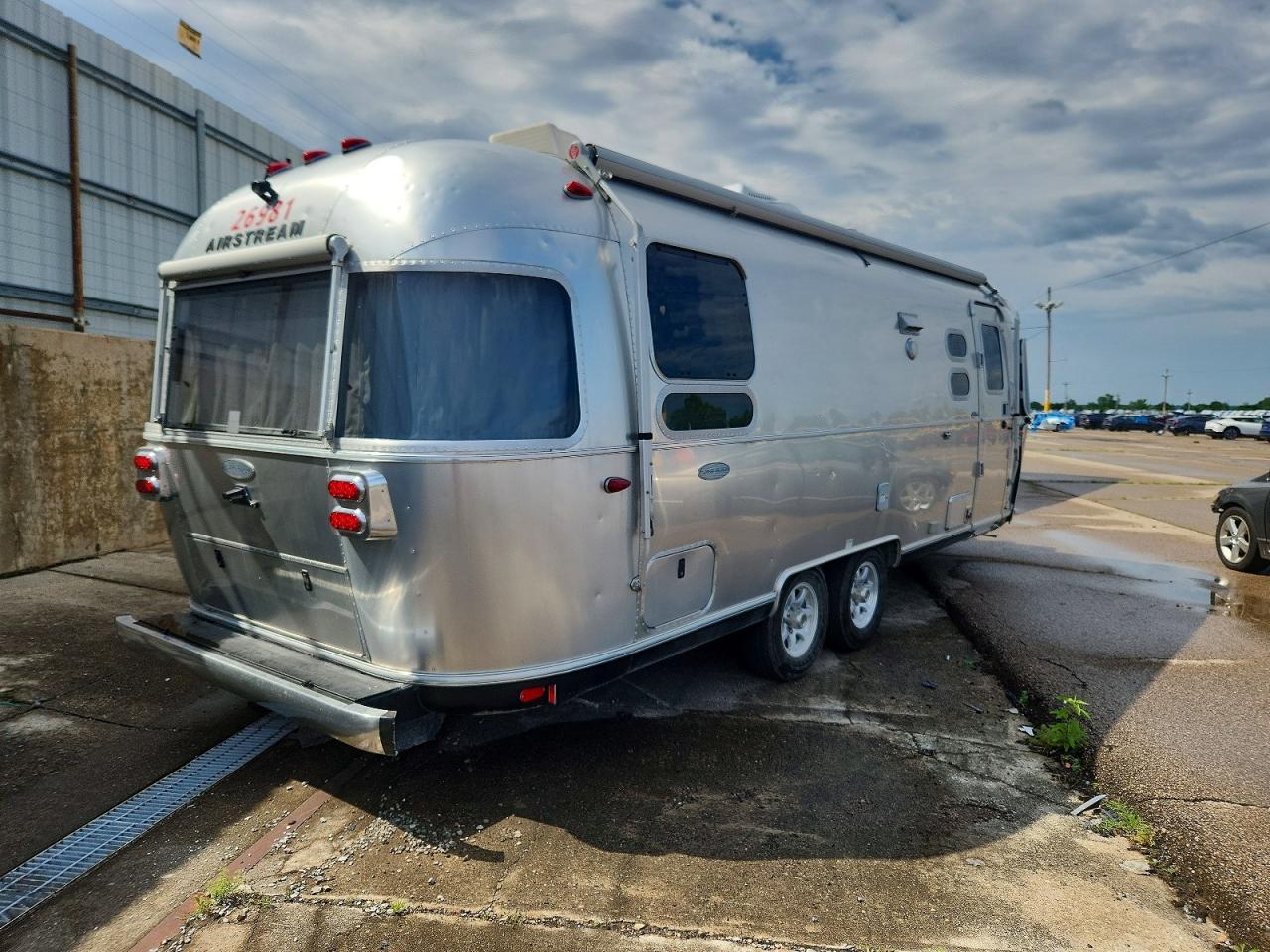 2019 AIRSTREAM Camper