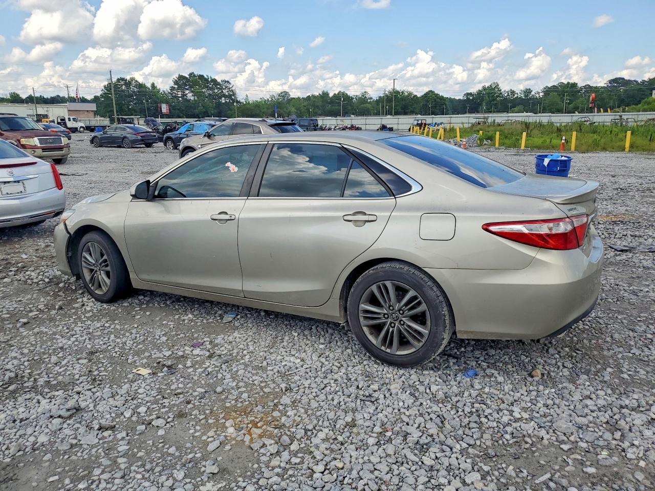 2016 TOYOTA CAMRY