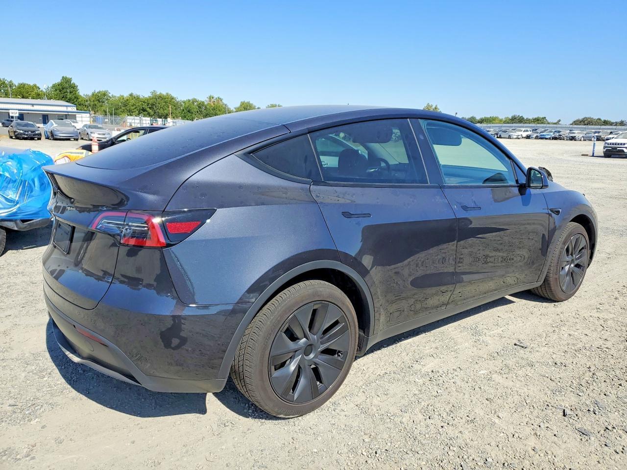 2024 TESLA MODEL Y