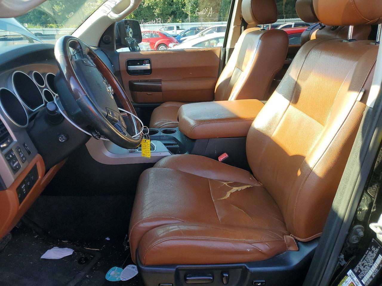 2011 TOYOTA Sequoia