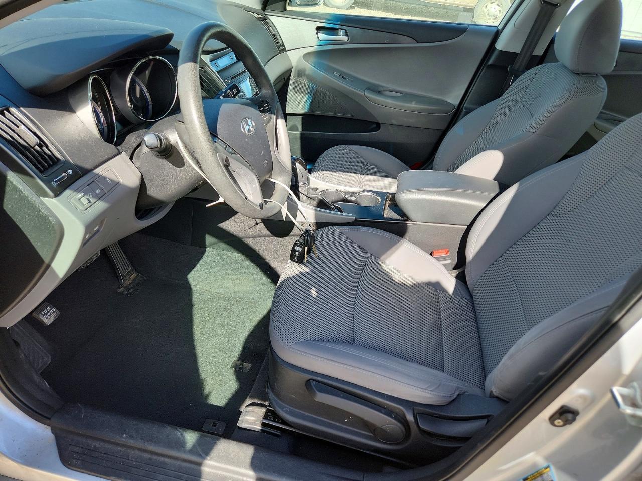 2011 HYUNDAI SONATA