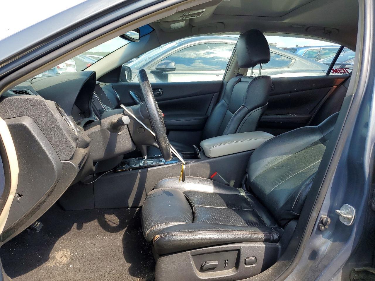 2011 NISSAN Maxima