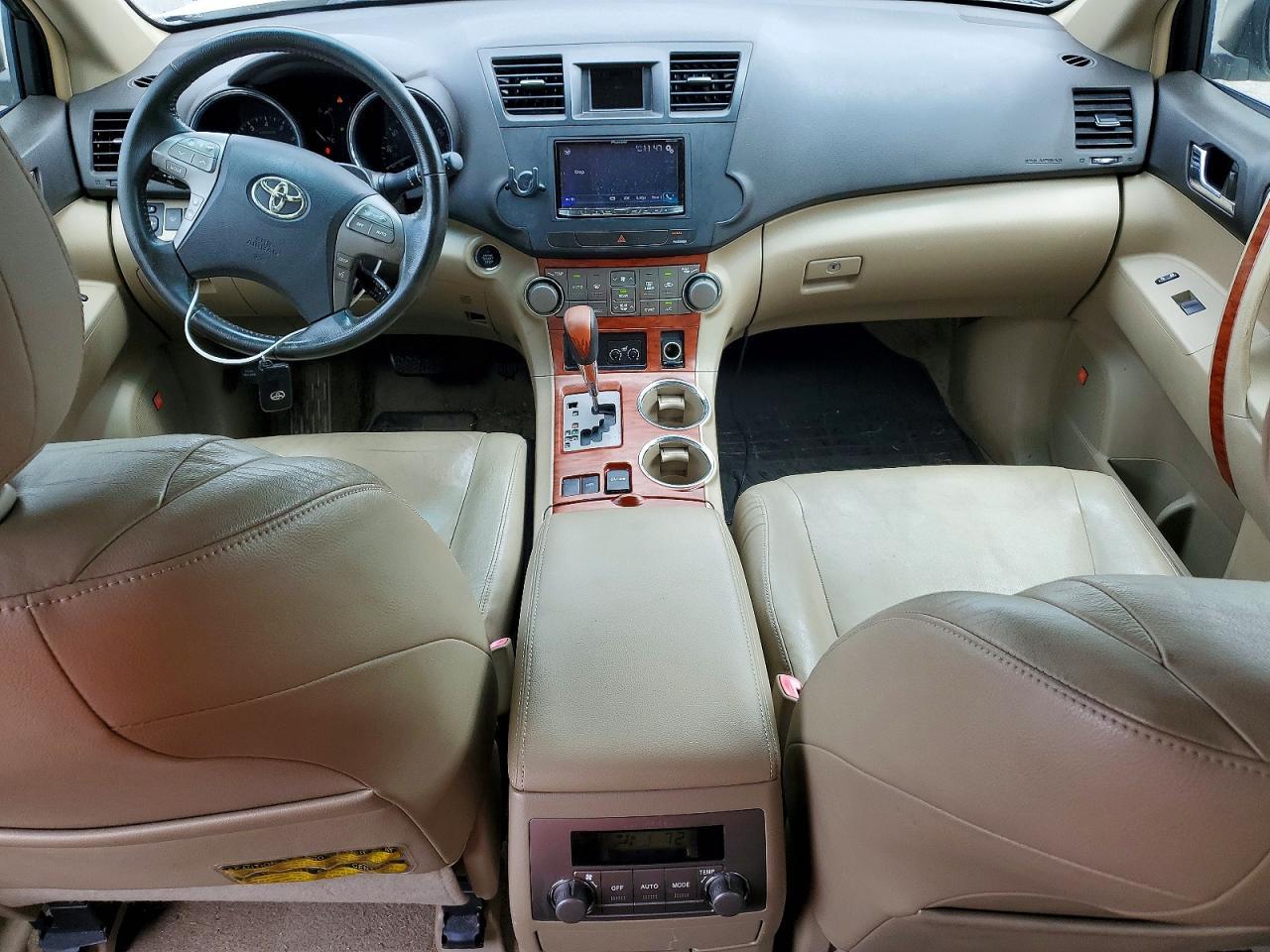 2010 TOYOTA HIGHLANDER