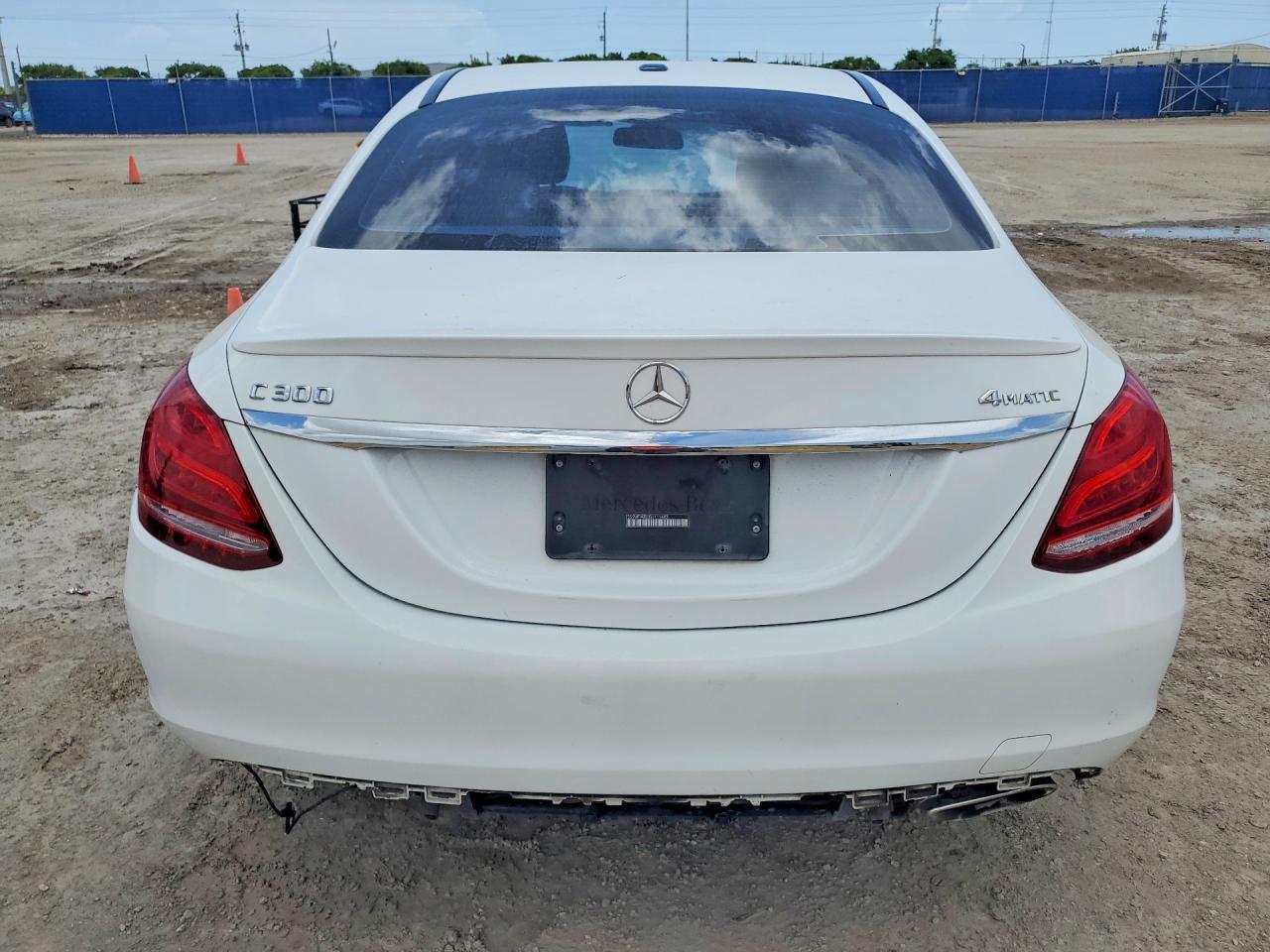 2016 MERCEDES-BENZ C-CLASS