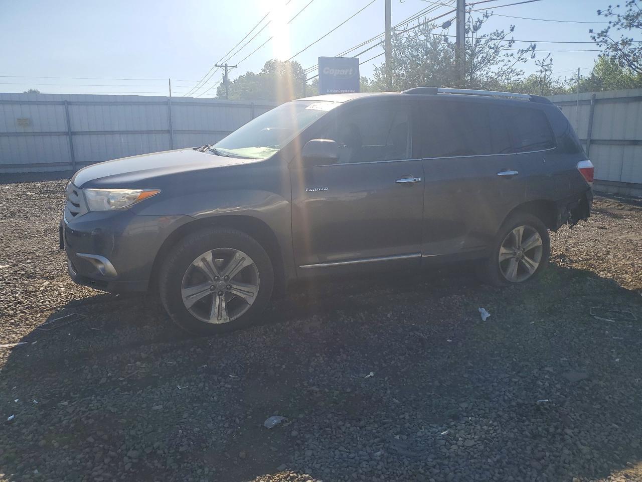 2013 TOYOTA HIGHLANDER