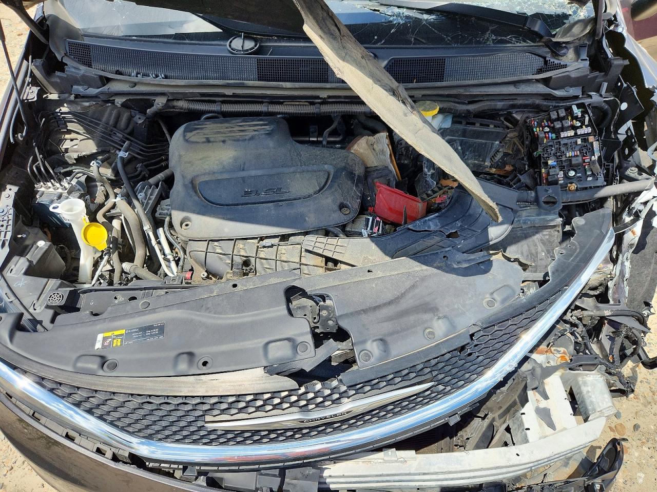 2021 CHRYSLER Voyager