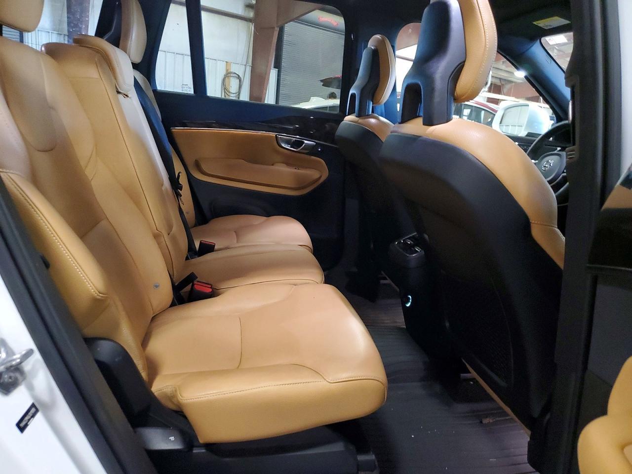 2018 VOLVO XC90