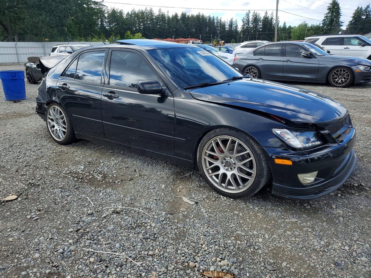 2001 LEXUS IS 300