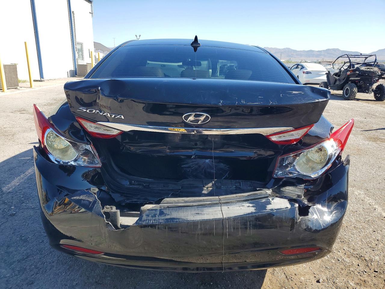 2011 HYUNDAI SONATA