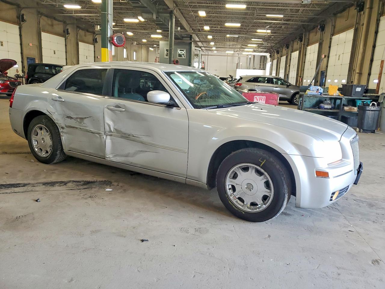 2005 CHRYSLER 300
