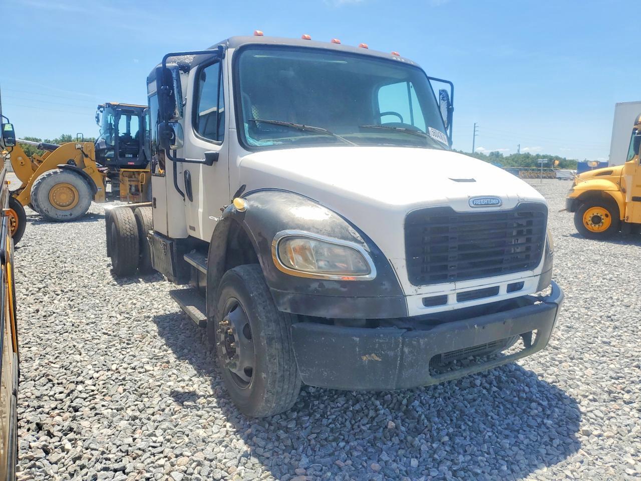 2010 FREIGHTLINER M2 106