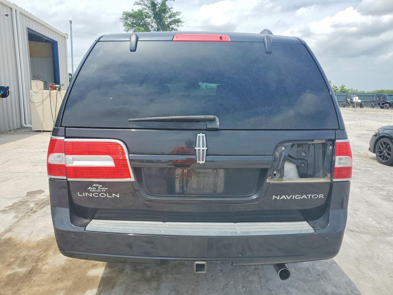 2010 LINCOLN Navigator
