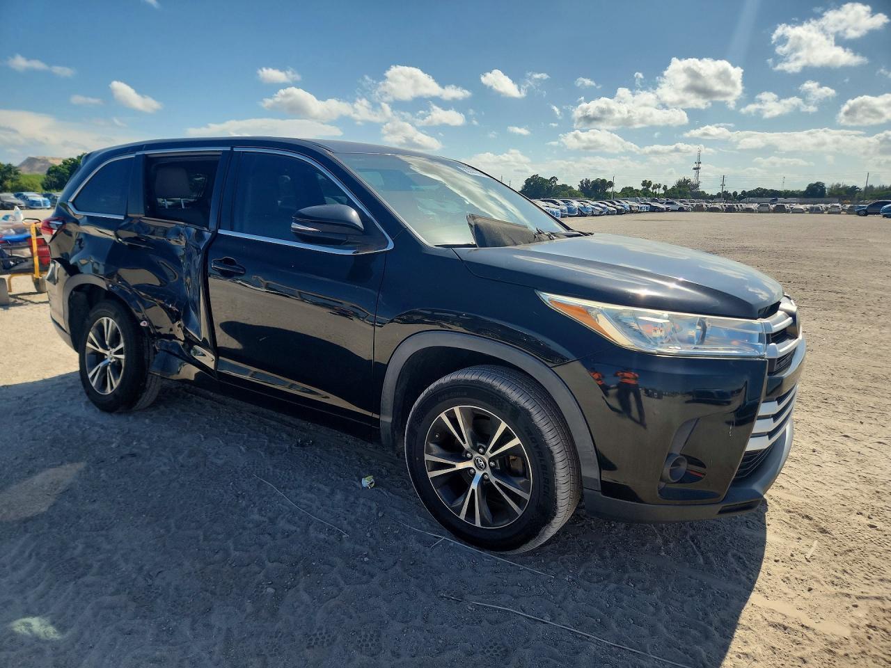 2017 TOYOTA HIGHLANDER