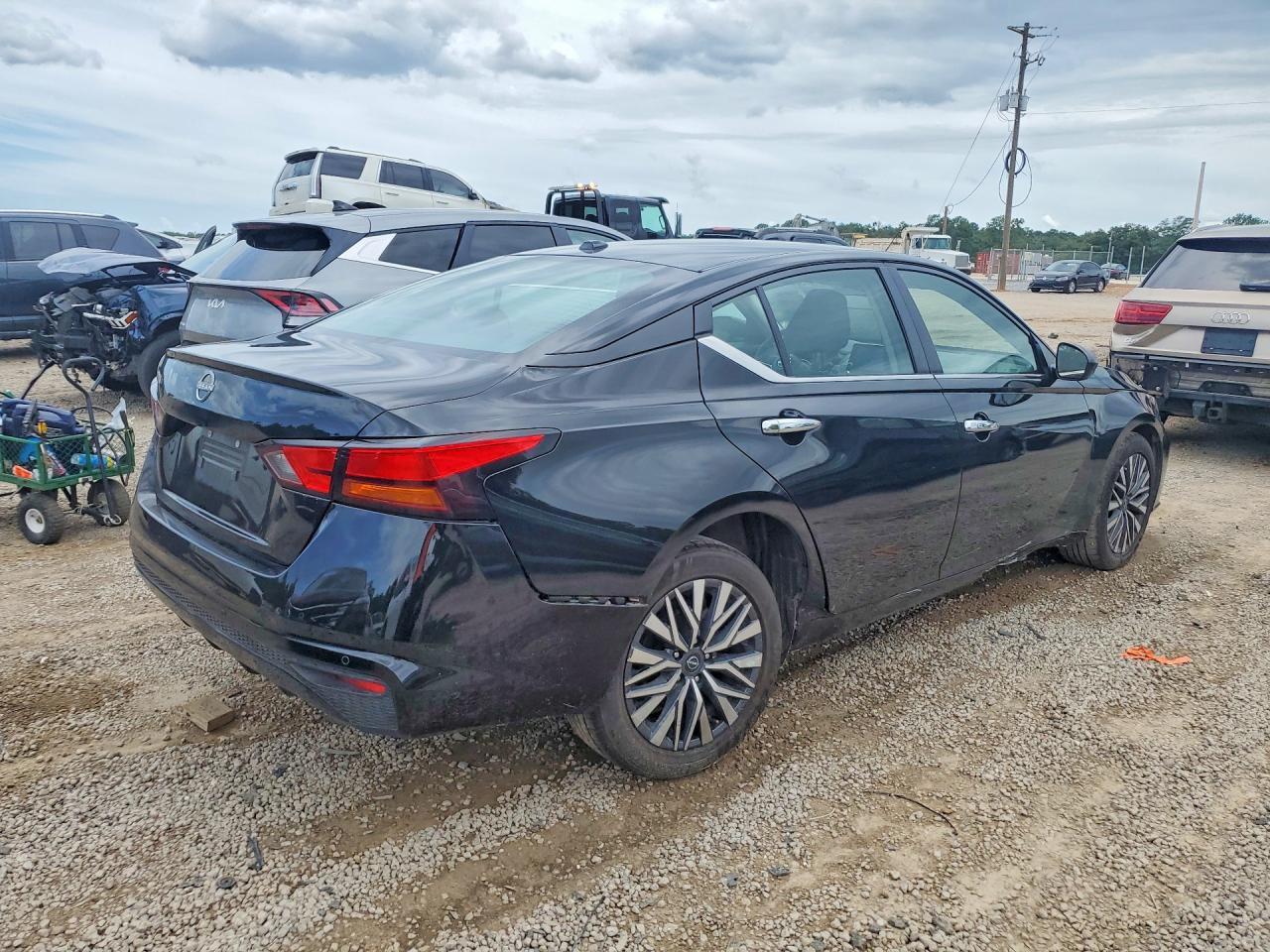 2025 NISSAN ALTIMA