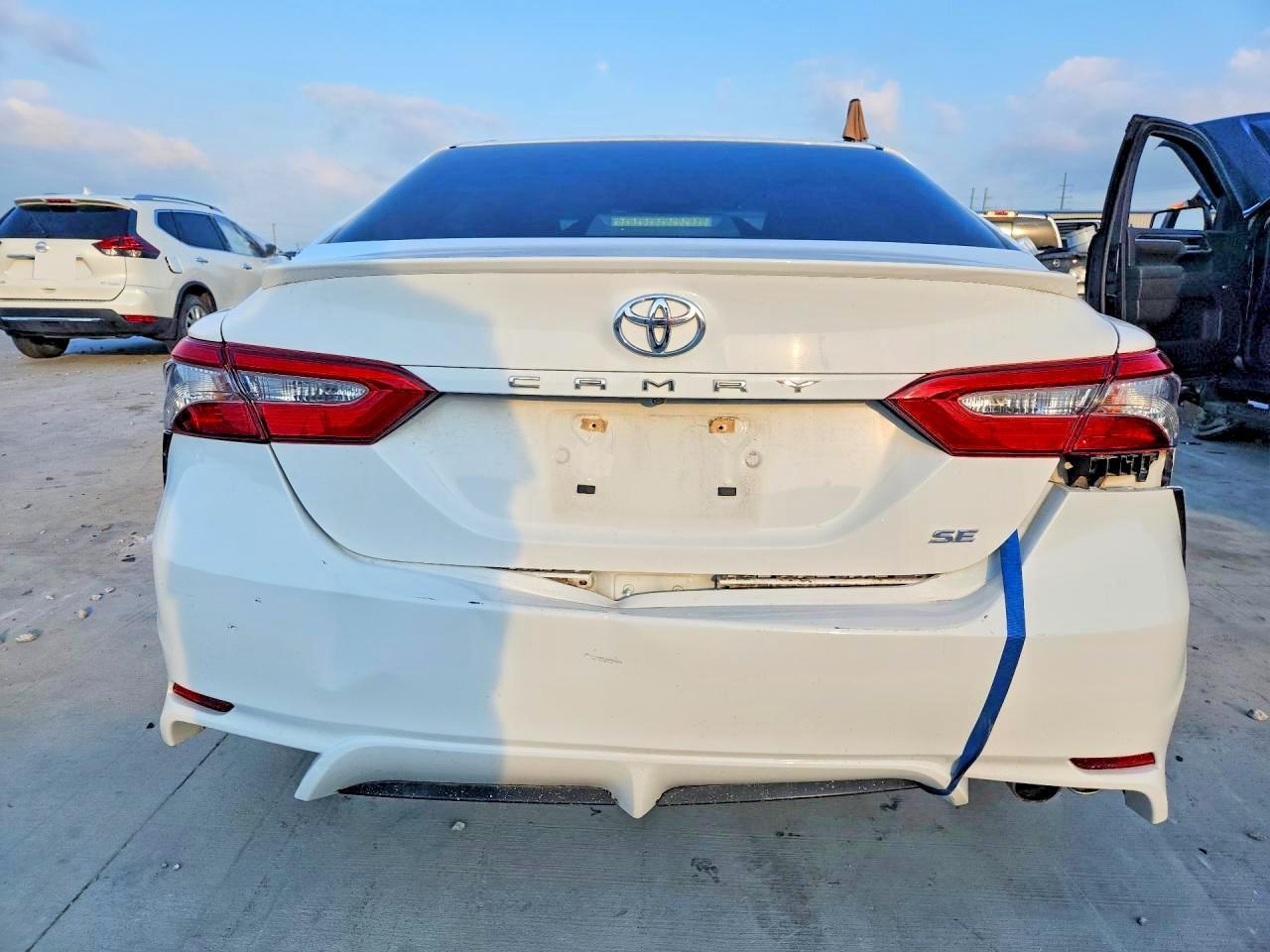 2018 TOYOTA CAMRY