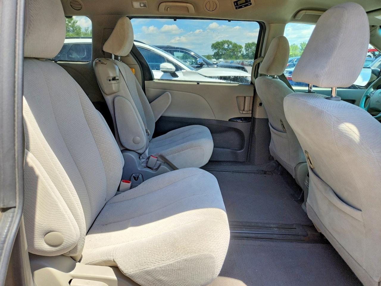 2013 TOYOTA SIENNA