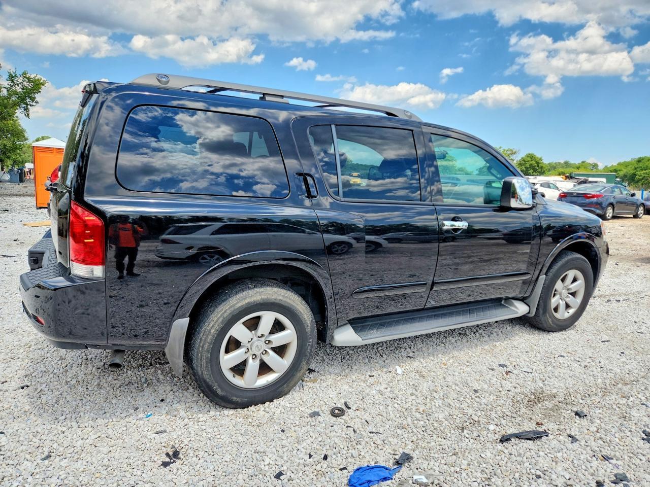 2013 NISSAN Armada