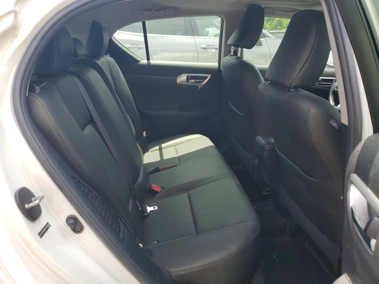 2013 LEXUS CT 200