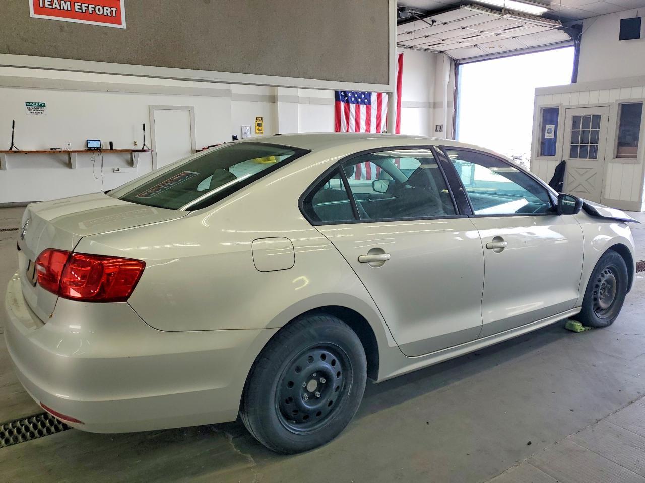 2011 VOLKSWAGEN JETTA
