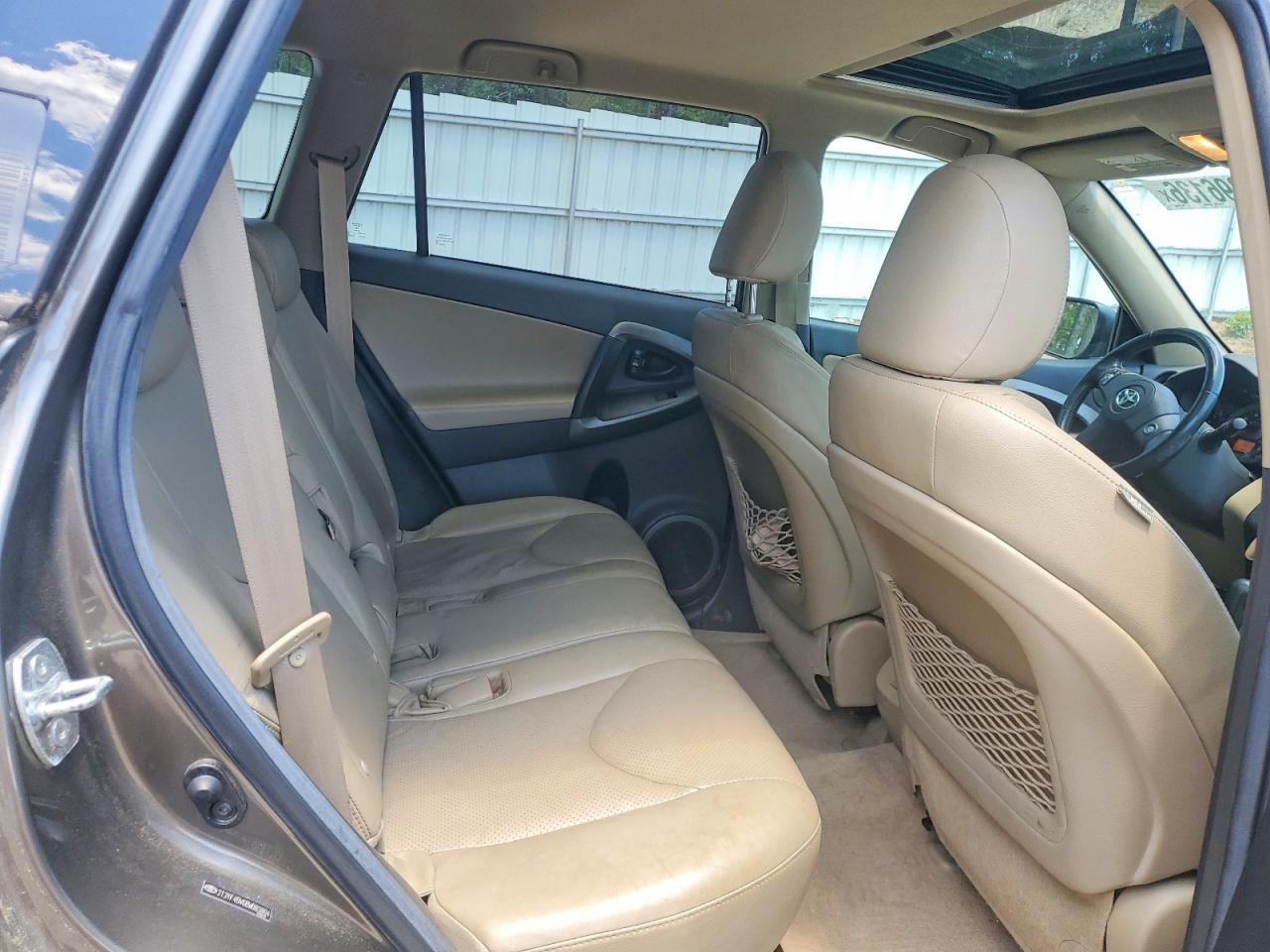 2011 TOYOTA RAV4