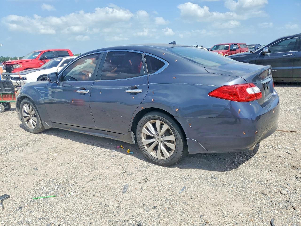 2011 INFINITI M37