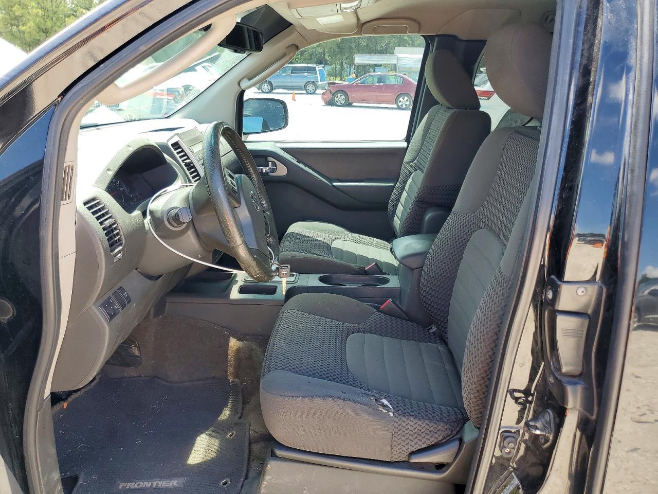 2011 NISSAN Frontier