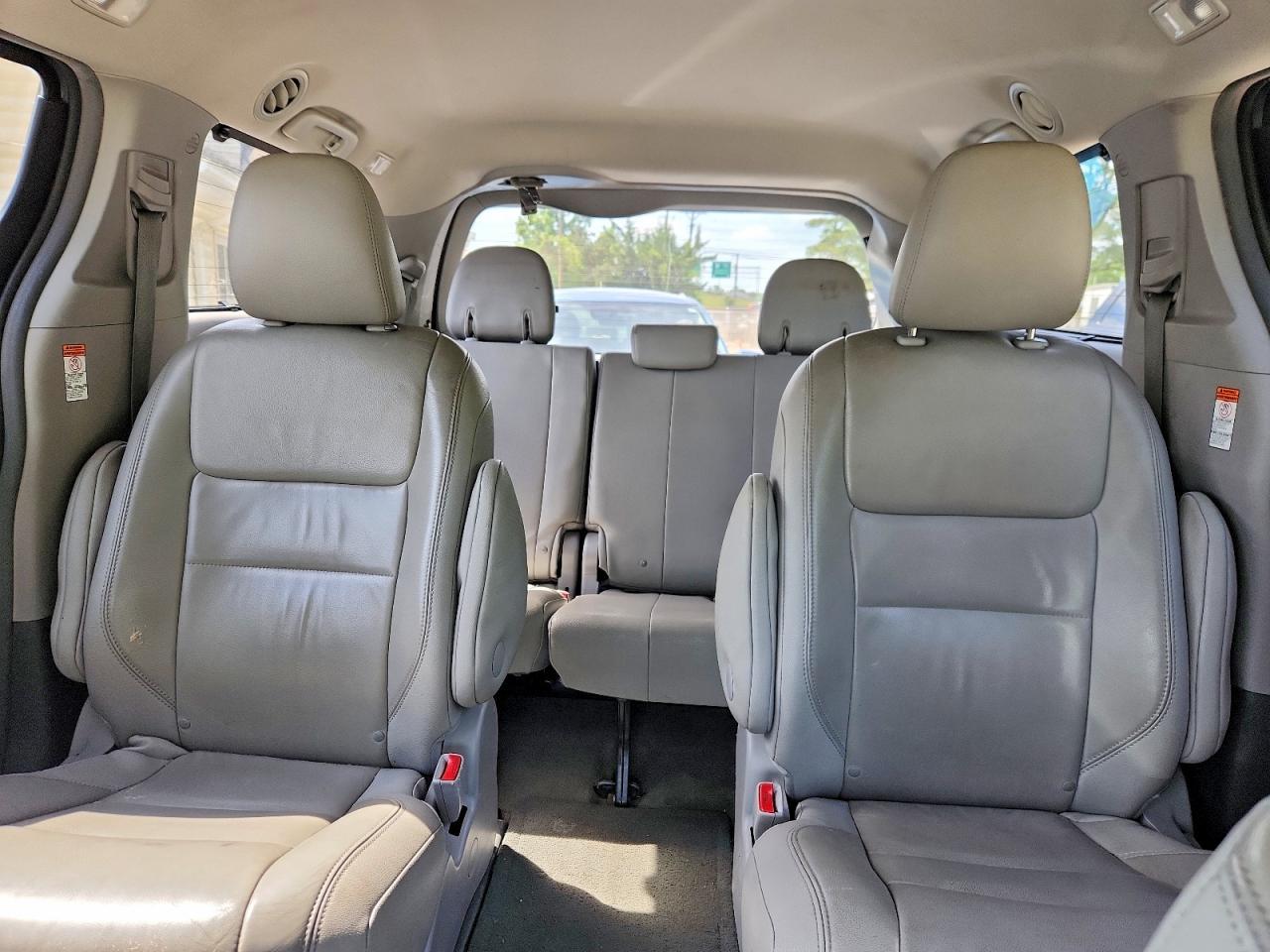 2015 TOYOTA SIENNA