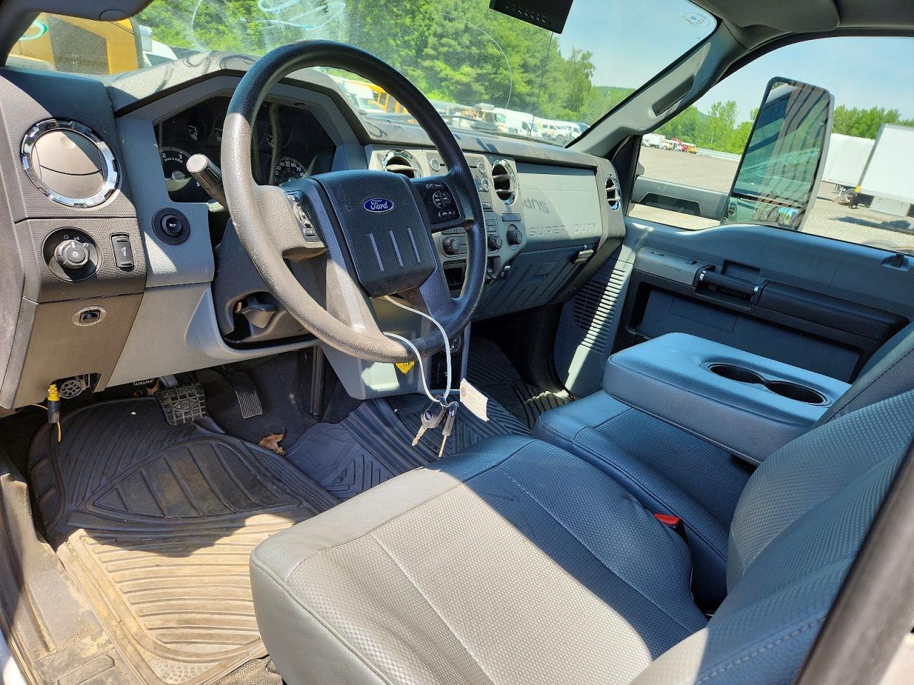 2017 FORD F-750