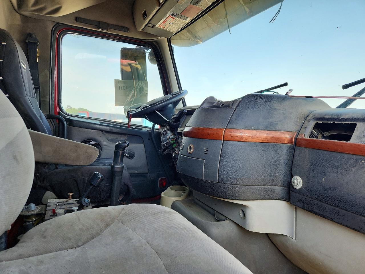 2005 VOLVO VHD